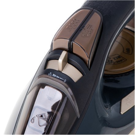 Żelazko parowe Camry CR 5036 3400 W, Pojemność zbiornika na wodę 360 ml, Ciągły strumień pary 50 g/min, Czarny/Złoty Żelazko parowe Camry CR 5036 3400 W, Pojemność zbiornika na wodę 360 ml, Ciągły strumień pary 50 g/min, Czarny/Złoty