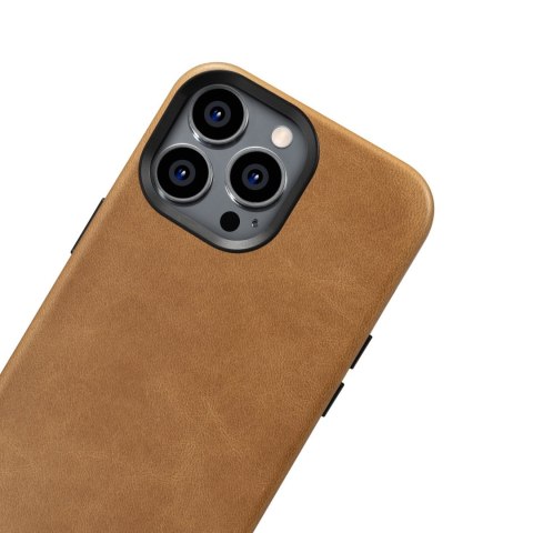 Skórzane etui iPhone 14 Pro magnetyczne z MagSafe Oil Wax Premium Leather Case jasny brąz Skórzane etui iPhone 14 Pro magnetyczne z MagSafe Oil Wax Premium Leather Case jasny brąz