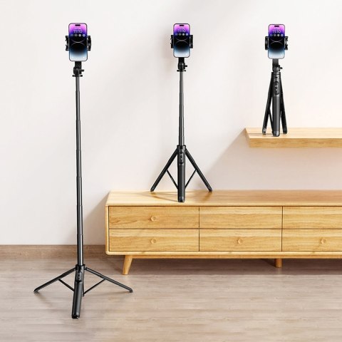 Selfie stick kijek teleskopowy do telefonu ze stojakiem i pilotem Bluetooth 1.5m czarny Selfie stick kijek teleskopowy do telefonu ze stojakiem i pilotem Bluetooth 1.5m czarny