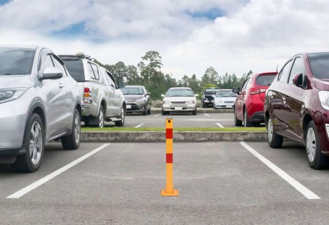 Słupek parkingowy składany 60 cm z kluczami Słupek parkingowy składany 60 cm z kluczami