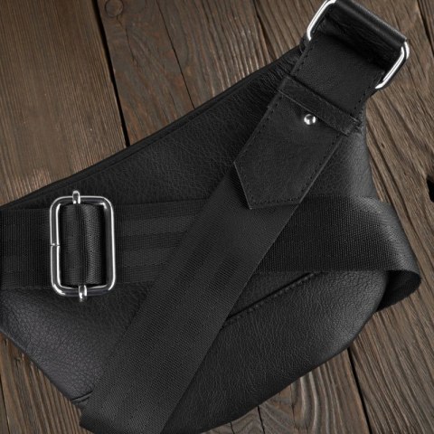 SASZETKA DAMSKA SKÓRZANA NERKA CZARNA PAOLO PERUZZI T-97-BL