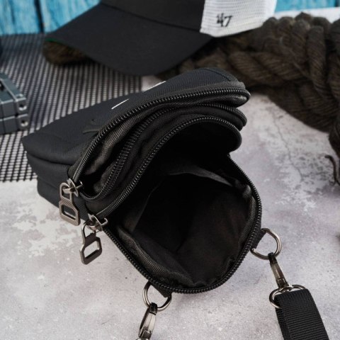 Męska saszetka na ramie z cordury czarna SP-03-BL Męska saszetka na ramie z cordury czarna SP-03-BL