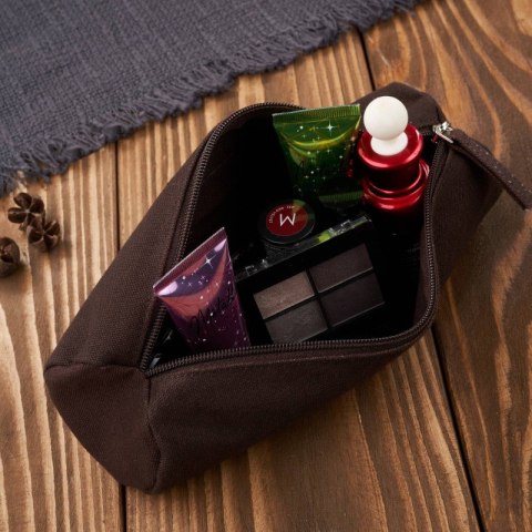 Kosmetyczka mała poręczna w kolorze brązowym piórnik Paolo Peruzzi T-98-BR Kosmetyczka mała poręczna w kolorze brązowym piórnik Paolo Peruzzi T-98-BR