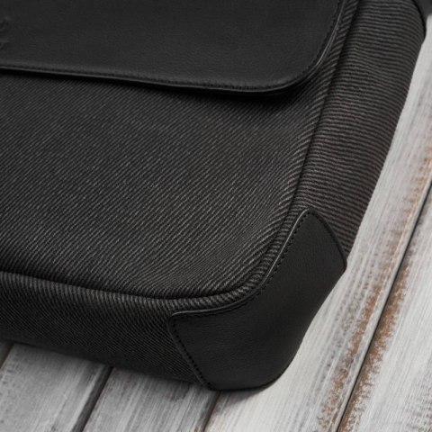 Torba męska na ramię na laptopa ze skóry naturalnej i canvasu czarna Paolo Peruzzi AY-02-BL Torba męska na ramię na laptopa ze skóry naturalnej i canvasu czarna Paolo Peruzzi AY-02-BL
