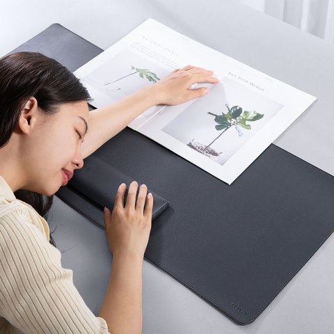 Mata podkładka na biurko pod laptop MagPro Series II z podpórką na nadgarstki - czarna Mata podkładka na biurko pod laptop MagPro Series II z podpórką na nadgarstki - czarna