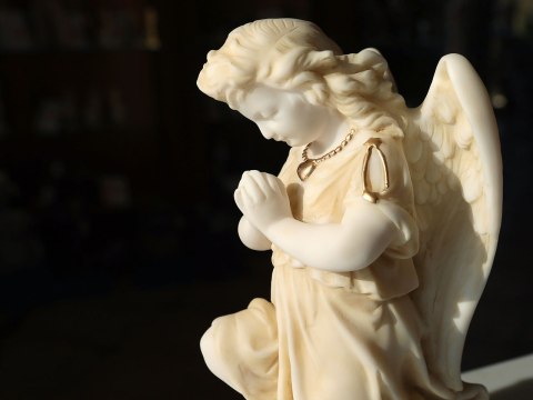 Anioł - alabaster grecki Anioł - alabaster grecki
