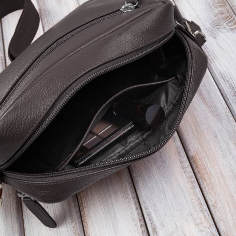 Torebka damska listonoszka skórzana z etui na klucze i drobiazgi brązowa Paolo Peruzzi E-34-BR Torebka damska listonoszka skórzana z etui na klucze i drobiazgi brązowa Paolo Peruzzi E-34-BR