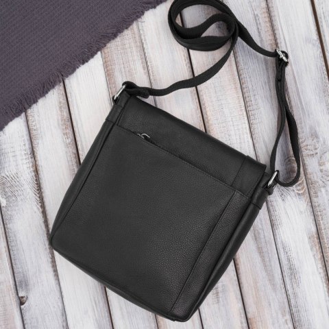 Listonoszka męska na ramię vintage retro ze skóry naturalnej czarna Paolo Peruzzi E-31-BL Listonoszka męska na ramię vintage retro ze skóry naturalnej czarna Paolo Peruzzi E-31-BL