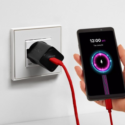 Kabel przewód w oplocie USB-C 60 W 1.5m - czerwony Kabel przewód w oplocie USB-C 60 W 1.5m - czerwony