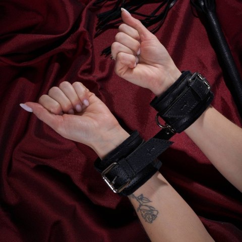 Komplet BDSM - kajdanki, pejcz, choker ekskluzywny zestaw erotyczny dla par Sessuale ZUP-142