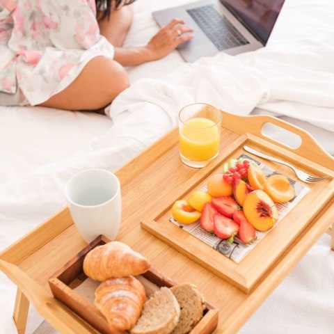 Stolik BAMBUSOWY drewniany taca z nóżkami DO ŁÓŻKA pod laptopa komputer tablet śniadaniowy Stolik BAMBUSOWY drewniany taca z nóżkami DO ŁÓŻKA pod laptopa komputer tablet śniadaniowy
