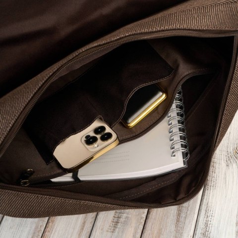 Torba męska na ramię na laptopa ze skóry naturalnej i canvasu brązowa Paolo Peruzzi AY-02-BR Torba męska na ramię na laptopa ze skóry naturalnej i canvasu brązowa Paolo Peruzzi AY-02-BR