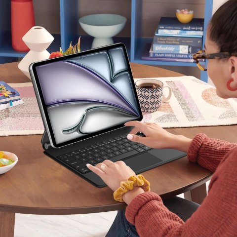 Etui z klawiaturą na iPad Pro 12.9'' 2020 / 2021 / 2022 / iPad Air 13'' 2024 / 2025 Smartcase Magnetic - czarne Etui z klawiaturą na iPad Pro 12.9'' 2020 / 2021 / 2022 / iPad Air 13'' 2024 / 2025 Smartcase Magnetic - czarne