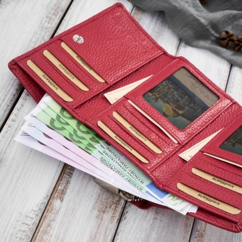 Zestaw prezentowy dla niej portfel damski skórzany T-138 i etui na karty T-151 Paolo Peruzzi ZUP-145-RD Zestaw prezentowy dla niej portfel damski skórzany T-138 i etui na karty T-151 Paolo Peruzzi ZUP-145-RD