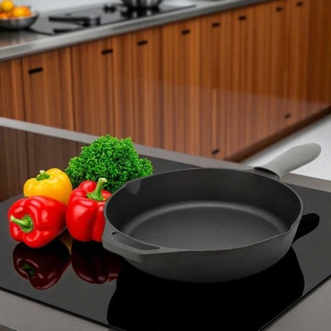 PATELNIA ŻELIWNA 30cm Z SILIKONOWĄ NAKŁADKĄ 2667 PATELNIA ŻELIWNA 30cm Z SILIKONOWĄ NAKŁADKĄ 2667