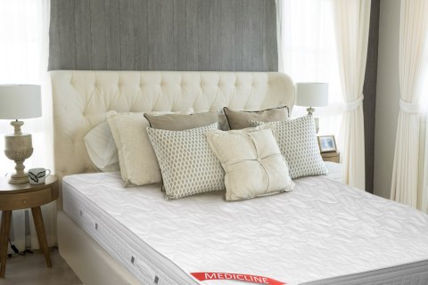Ochraniacz na materac pikowany premium 200x220cm Ochraniacz na materac pikowany premium 200x220cm