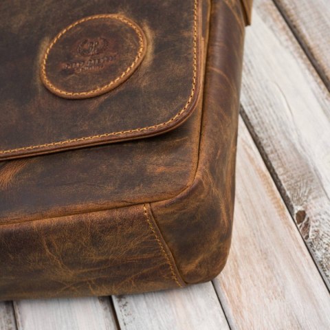 Męska brązowa torba na ramie ze skóry naturalnej vintage Paolo Peruzzi T-147-HBR Męska brązowa torba na ramie ze skóry naturalnej vintage Paolo Peruzzi T-147-HBR