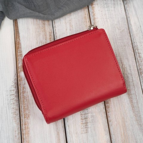 Portfel damski skórzany mały czerwony w orientacji poziomej z RFID Paolo Peruzzi SL-06-RD